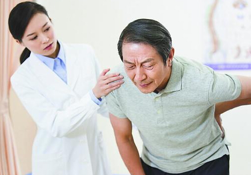 91视频下载免费仪关爱身边的老人，预防骨质流失造成骨折